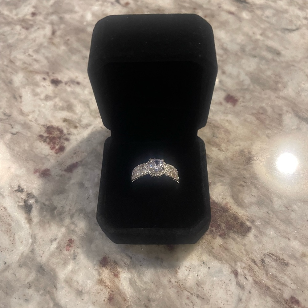 Elegant Silver Ring with Crystal Accents